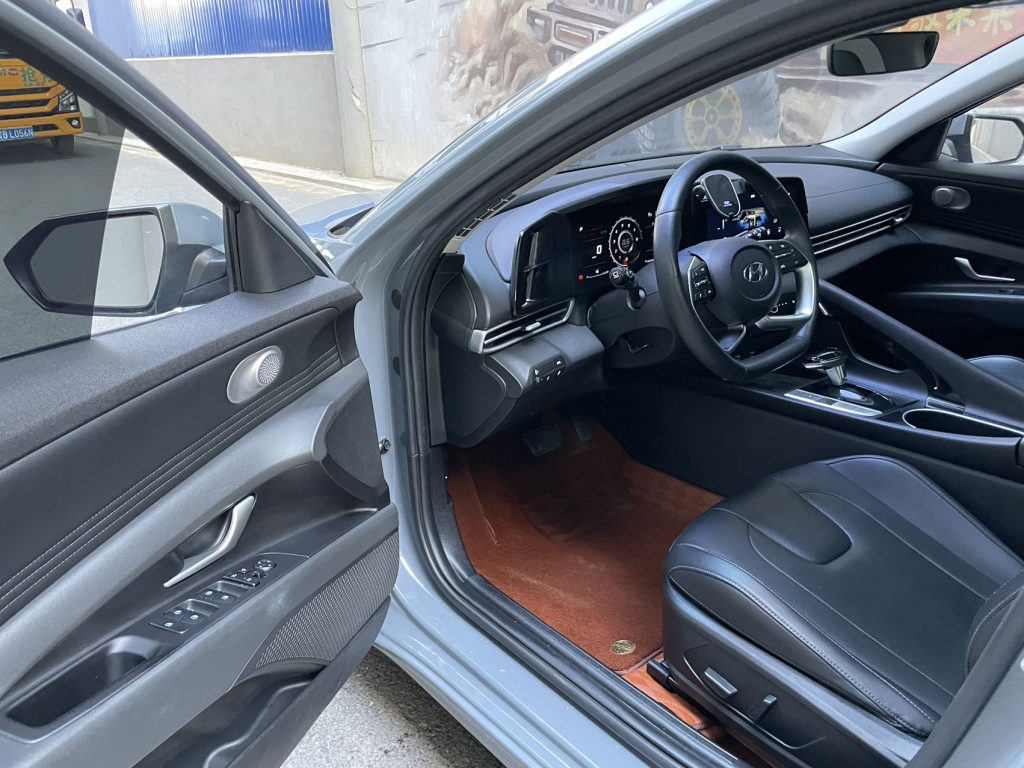 Hyundai Elantra 2022 Модель 1.5L CVT LUX Premium Edition - Huishida Trading