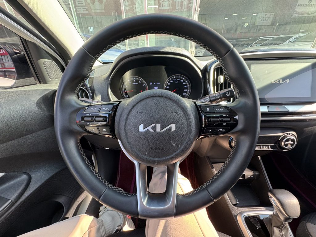 KIA KX1 Модель 2021 года, 1,4 л, CVT, версия с люком - Huishida Trading