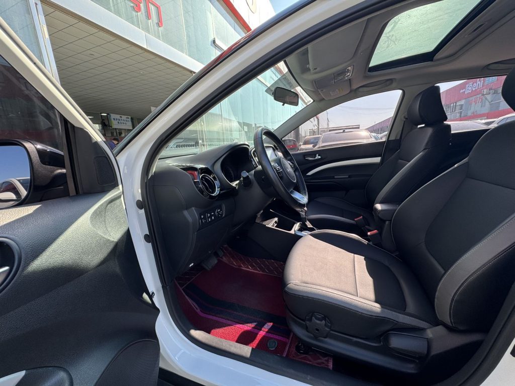 KIA KX1 Модель 2021 года, 1,4 л, CVT, версия с люком - Huishida Trading