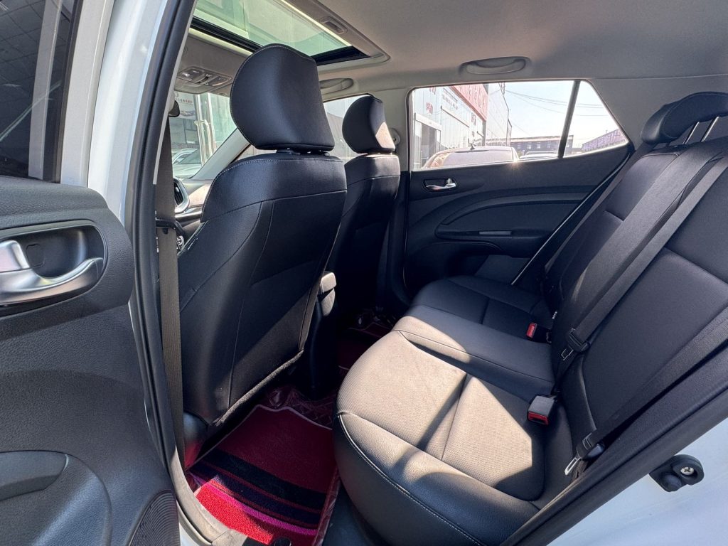 KIA KX1 Модель 2021 года, 1,4 л, CVT, версия с люком - Huishida Trading