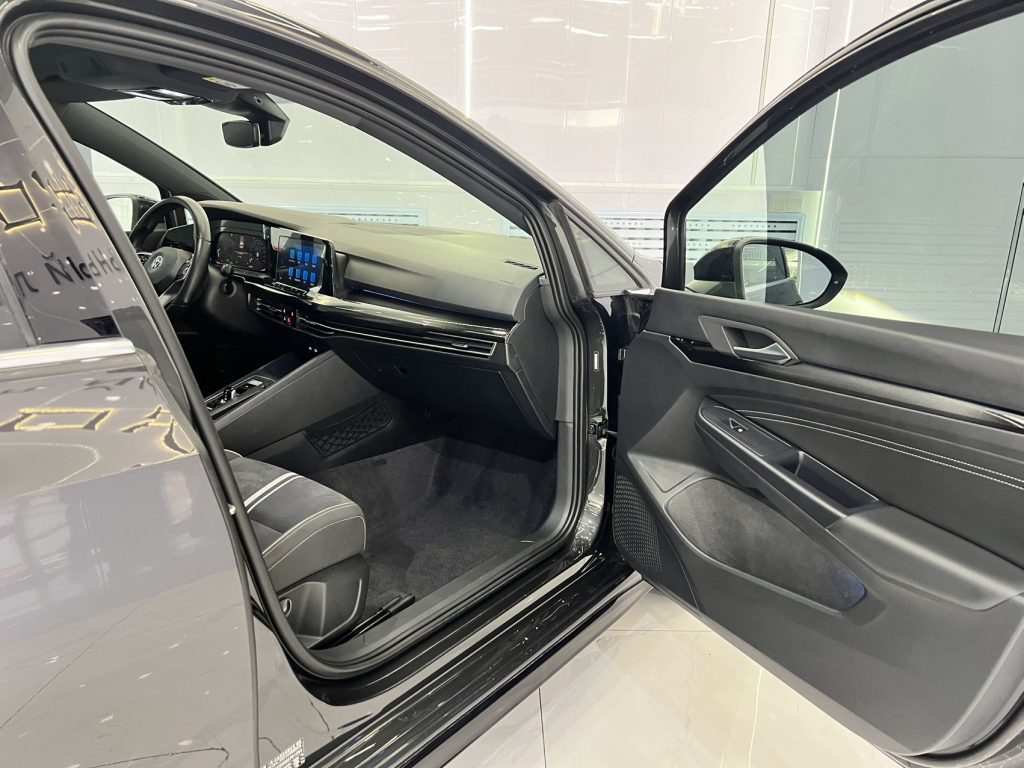 Volkswagen Golf 2021 280TSI DSG R-Line - Huishida Trading