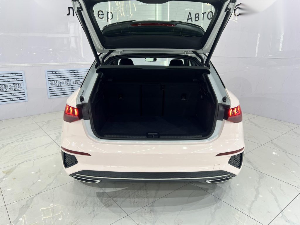 Audi A3 2021 Sportback 35 TFSI Sporty Style - Huishida Trading