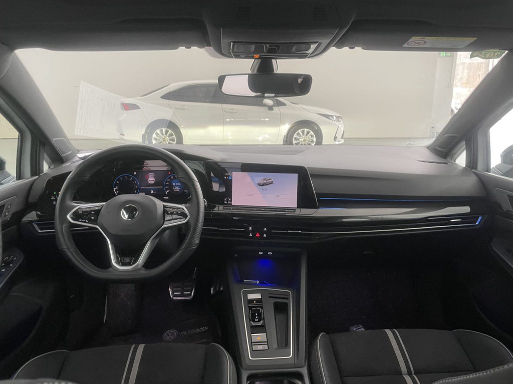 Volkswagen Golf 2023 Модель 280TSI DSG R-Line Lite - Huishida Trading