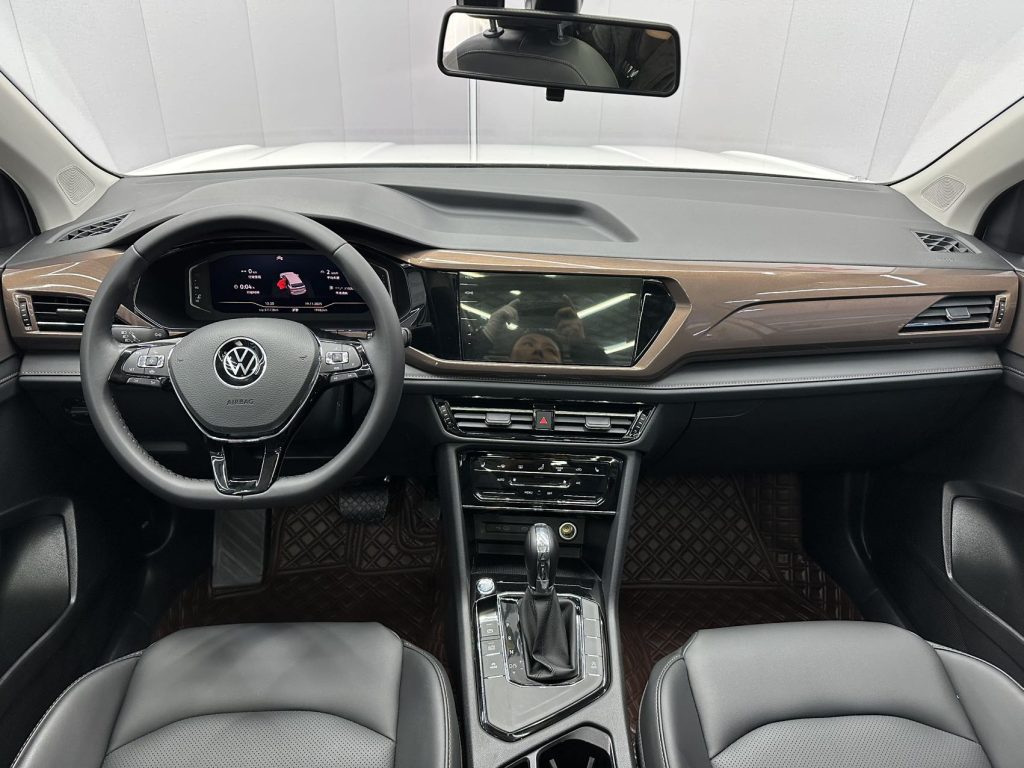 Volkswagen Tharu 2022 года 280TSI Передний привод Luxury Edition - Huishida Trading