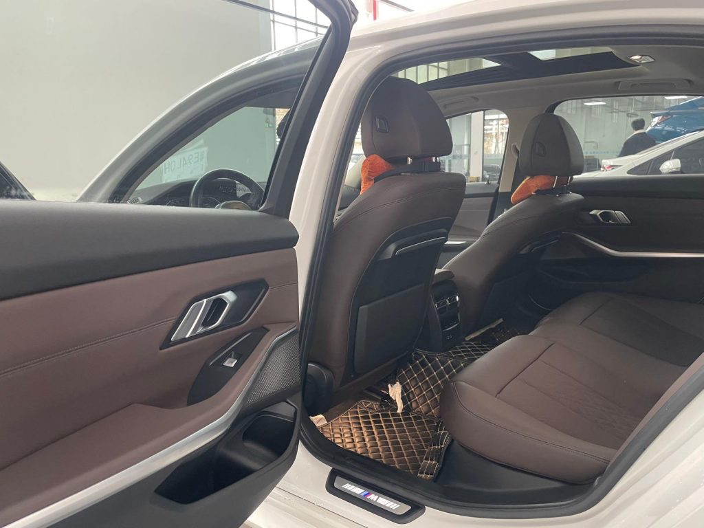 BMW 3 серии 2022 года 320Li M Sport Package - Huishida Trading