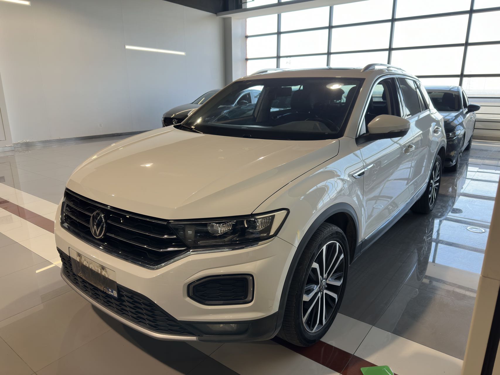 Volkswagen T-ROC  2021 280TSI DSG Передний привод Comfort Connect Edition