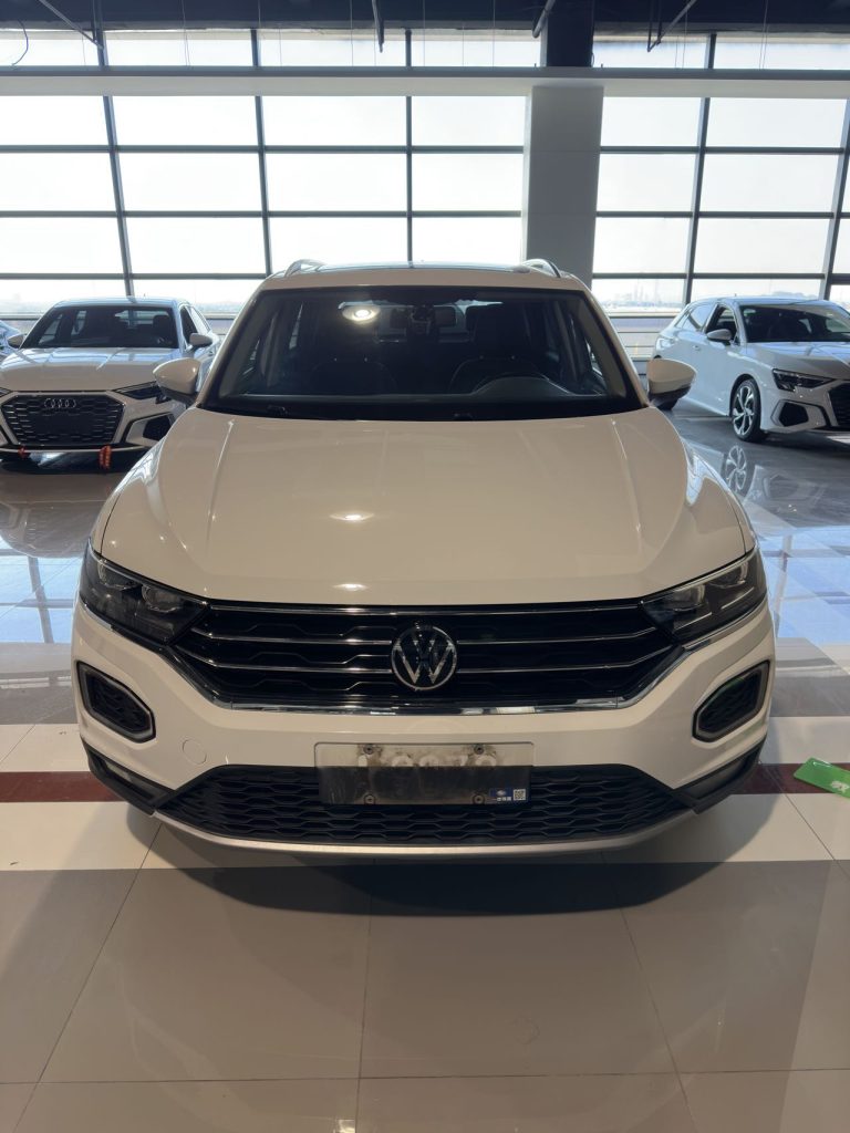 Volkswagen T-ROC 2021 280TSI DSG Передний привод Comfort Connect Edition - Huishida Trading