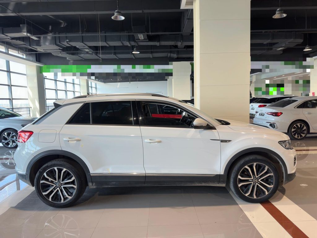 Volkswagen T-ROC 2021 280TSI DSG Передний привод Comfort Connect Edition - Huishida Trading