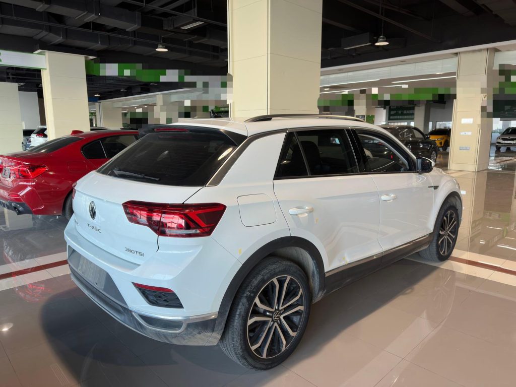 Volkswagen T-ROC 2021 280TSI DSG Передний привод Comfort Connect Edition - Huishida Trading