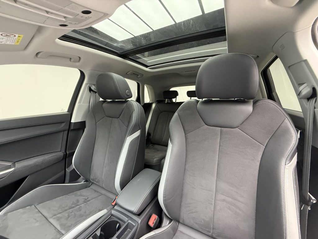 Audi Q3 2023 35 TFSI Sportline (1.4T) - Huishida Trading