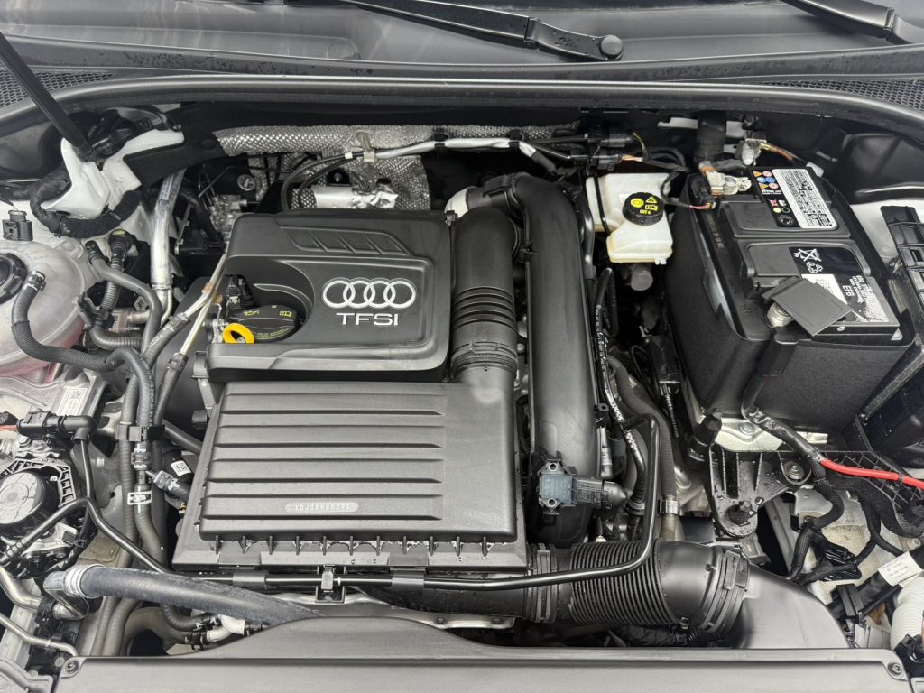 Audi Q3 2023 35 TFSI Sportline (1.4T) - Huishida Trading