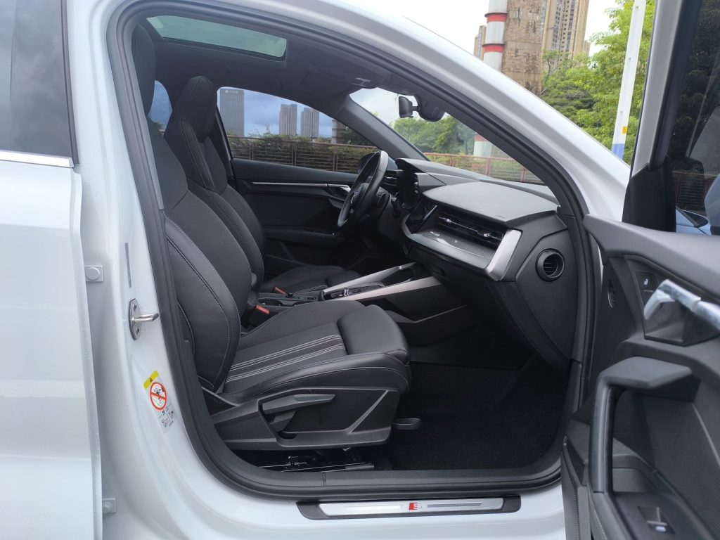 Audi A3 2022 Sportback 35 TFSI Fashion Sport Edition - Huishida Trading