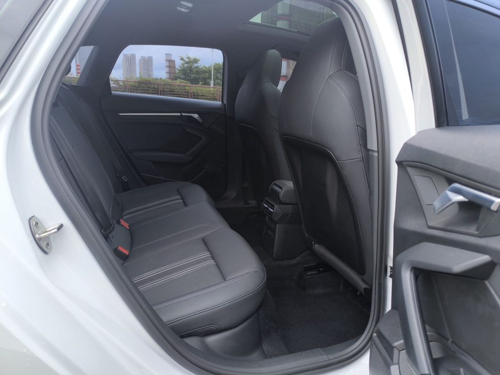 Audi A3 2022 Sportback 35 TFSI Fashion Sport Edition - Huishida Trading