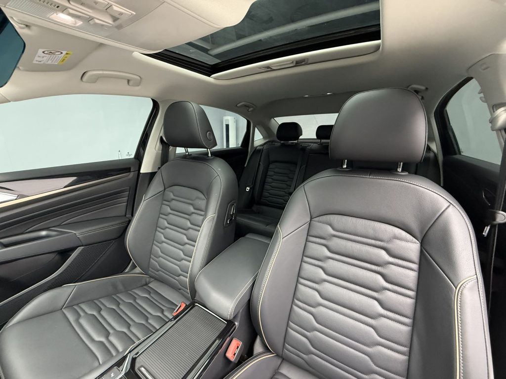 Volkswagen Passat 2021 280TSI Elite Edition - Huishida Trading