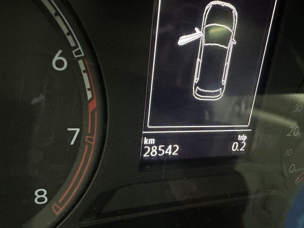 Volkswagen T-ROC 2022 Модель 280TSI DSG Передний привод Elite PLUS - Huishida Trading