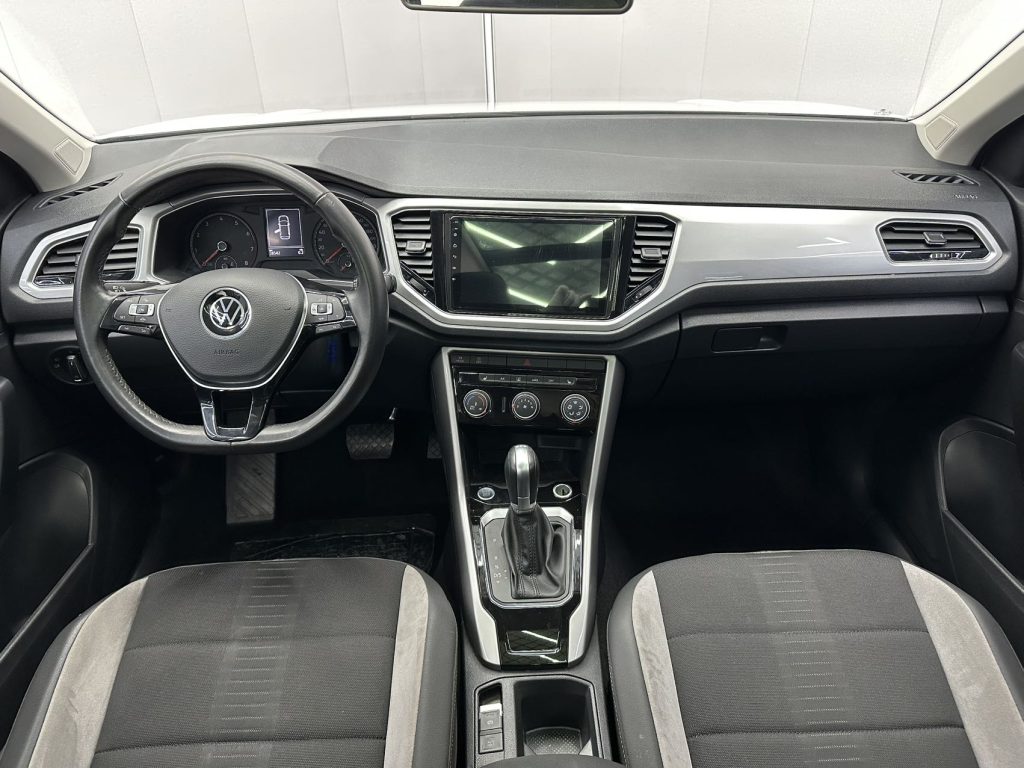 Volkswagen T-ROC 2022 Модель 280TSI DSG Передний привод Elite PLUS - Huishida Trading