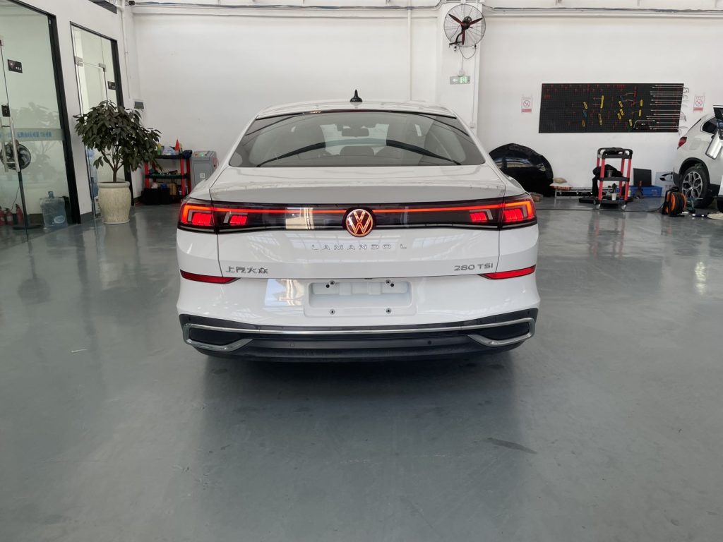 Volkswagen LAMANDO L 2022 280TSI DSG Cool Edition - Huishida Trading