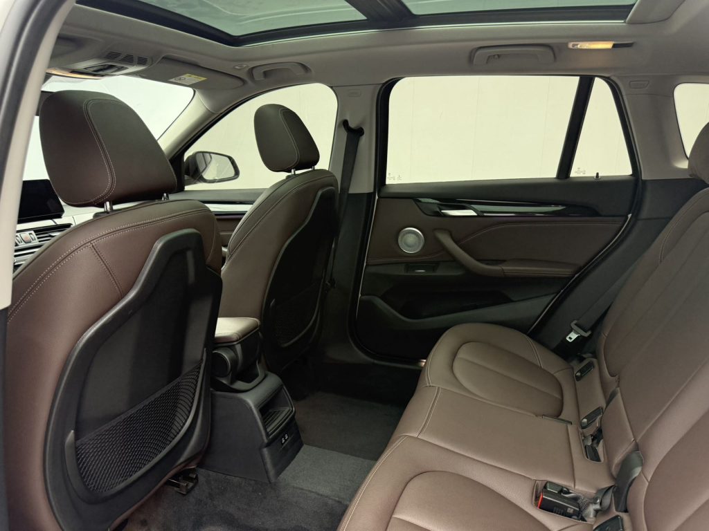 BMW X1 2021 sDrive20Li Fashion Edition - Huishida Trading