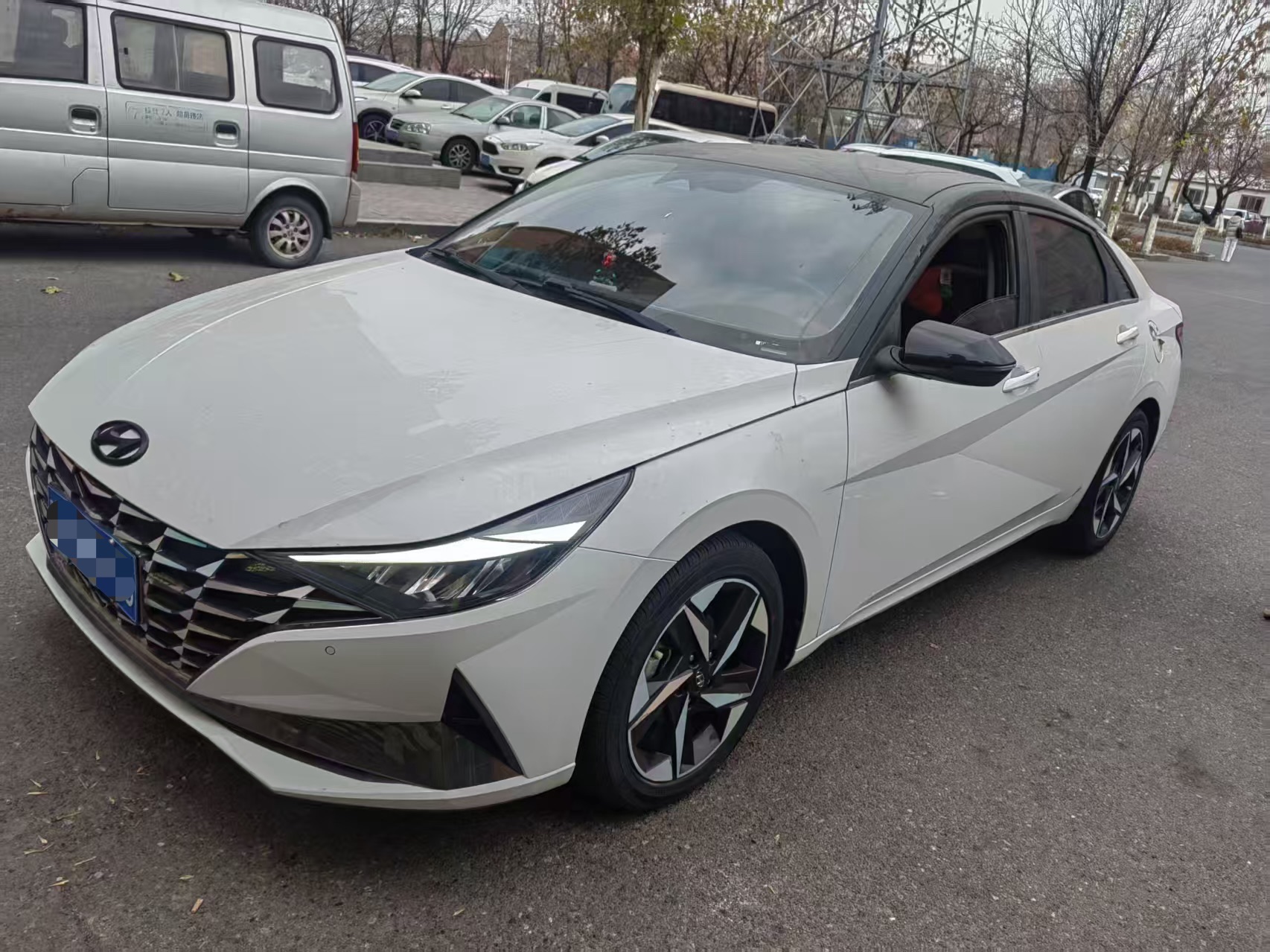 Hyundai Elantra 2021 1.5L CVTLUX Premium Edition