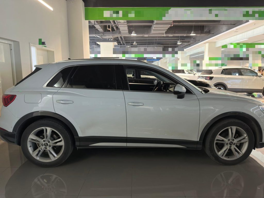 Audi Q3 2022 года 35 TFSI Elegance Edition - Huishida Trading