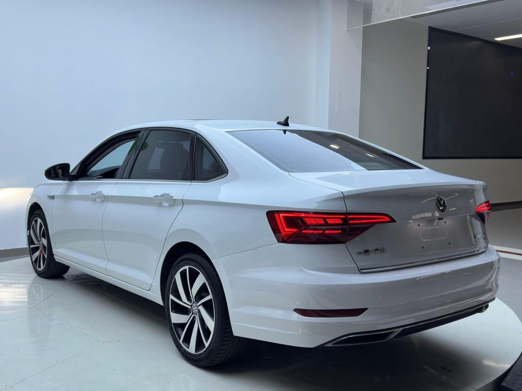 Volkswagen Sagitar 2022 года 280TSI DSG Excellence Edition - Huishida Trading