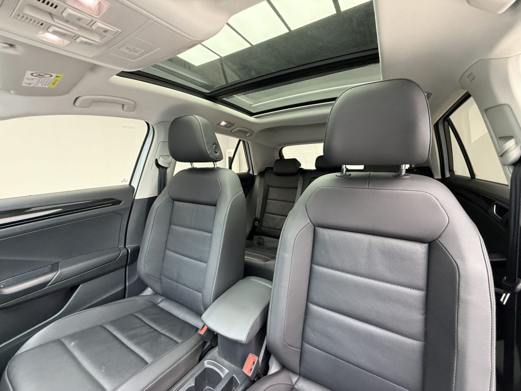 Volkswagen T-Roc 2022 280TSI DSG Двухколесный привод Comfort PLUS - Huishida Trading