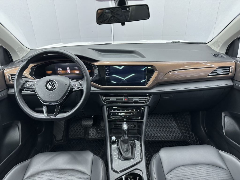 Volkswagen Tharu 2022 280TSI Two-Wheel Drive Luxury Edition - Huishida Trading