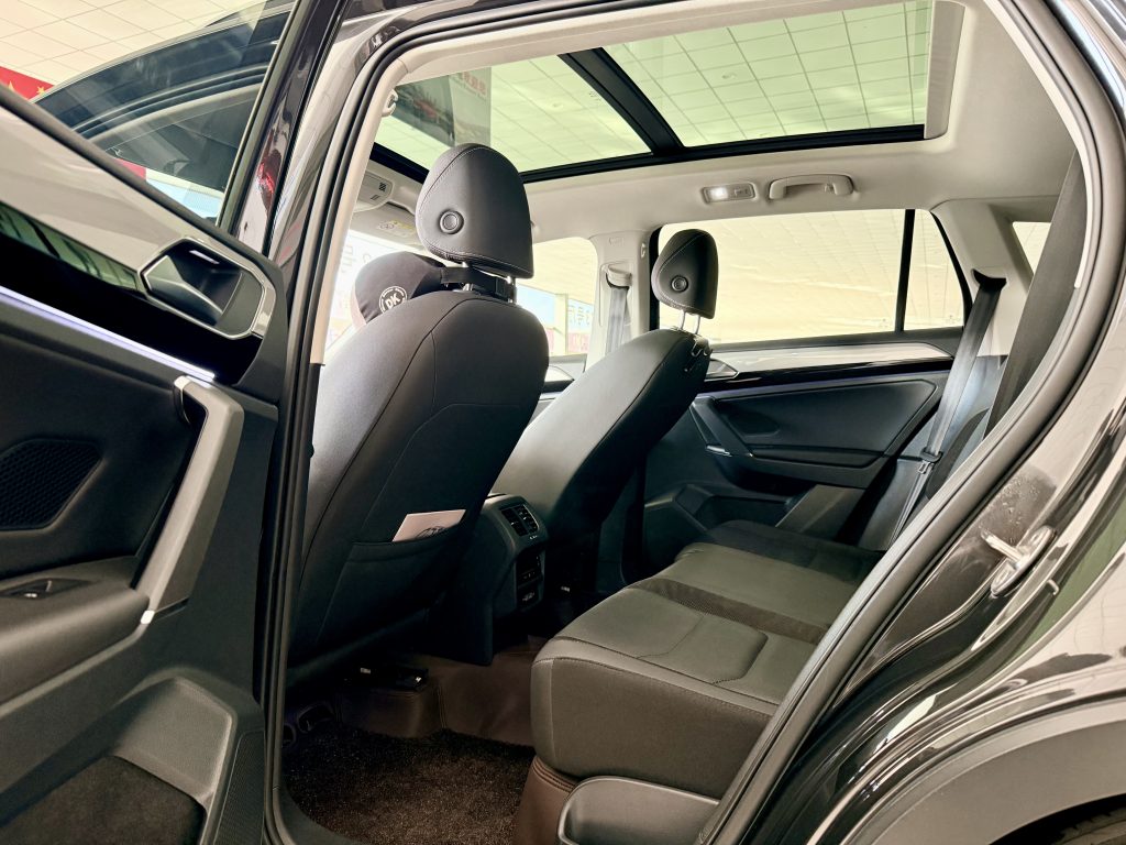 Volkswagen TAYRON 2022 280TSI Двухколесный привод Luxury Smart Connect Edition - Huishida Trading