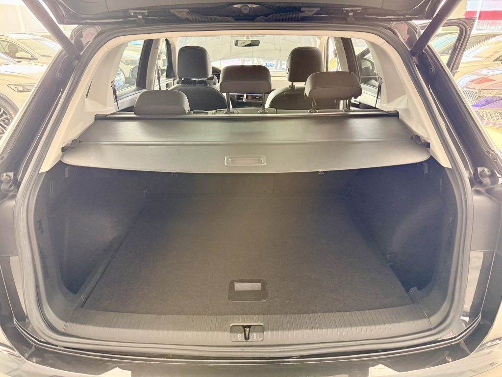 Volkswagen TAYRON 2022 280TSI Двухколесный привод Luxury Smart Connect Edition - Huishida Trading