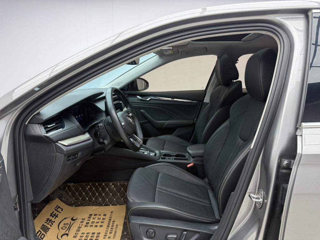 SKODA Octavia PRO Модель 2021 года PRO TSI280 DSG Prestige Edition - Huishida Trading