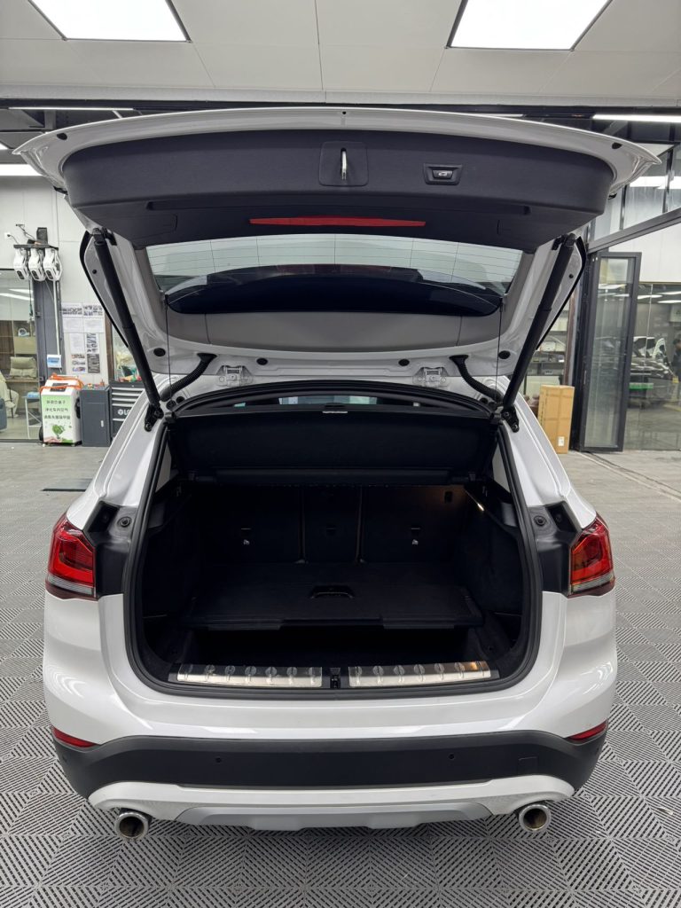 BMW X1 2022 sDrive20Li Fashion Edition - Huishida Trading