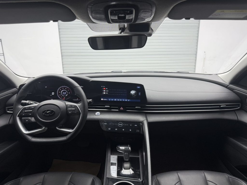 ELANTRA Модель 2022 года 1,5 л CVT LUX Prestige Edition - Huishida Trading