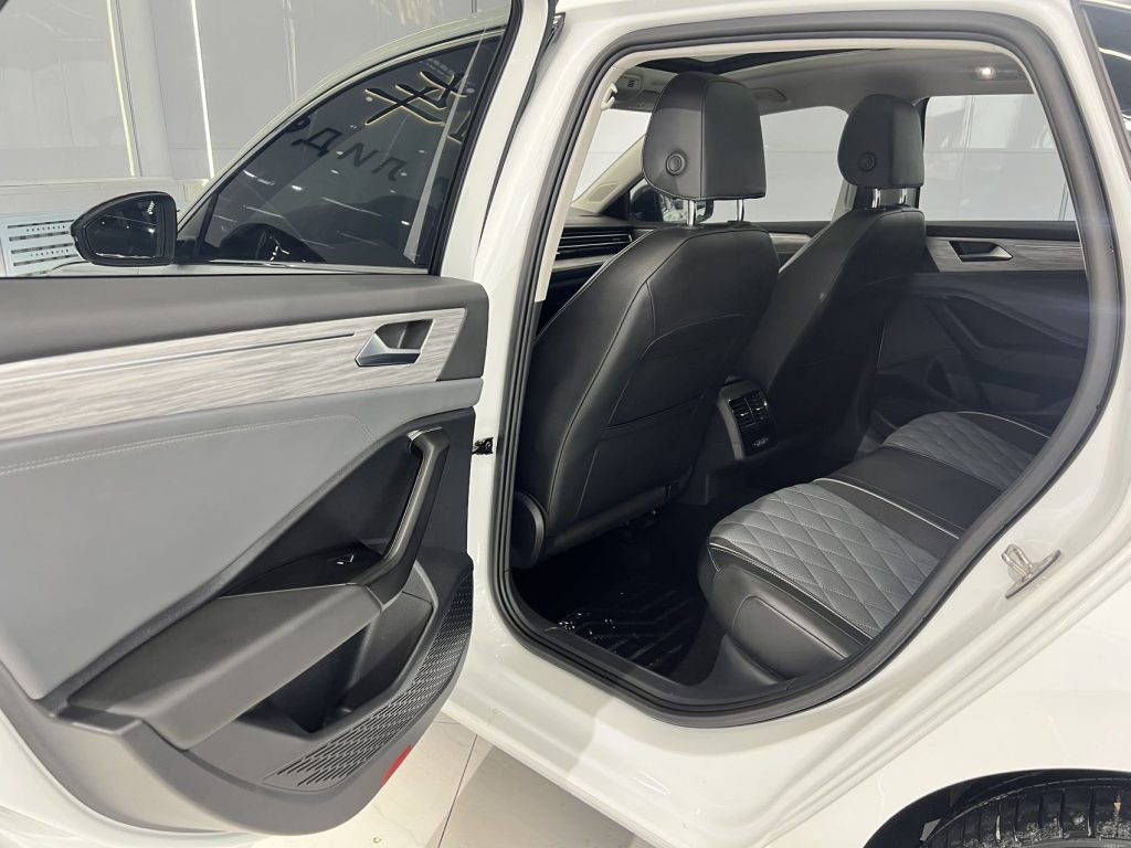 Sagitar 2023 300TSI DSG Excellence Edition - Huishida Trading