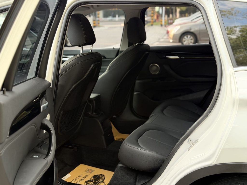 BMW X1 2022 sDrive20Li Fashion Edition - Huishida Trading