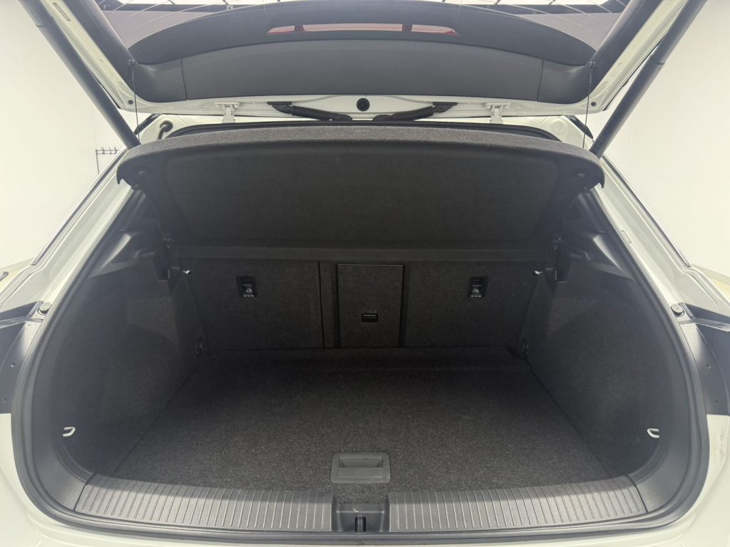 Volkswagen T-Roc 2021 280TSI DSG Двухколесный привод R-Line Pro Smart Connect Edition - Huishida Trading