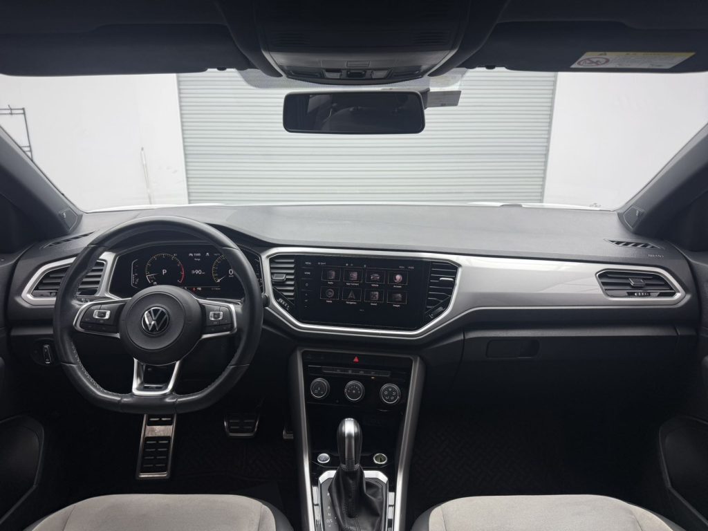 Volkswagen T-Roc 2021 280TSI DSG Двухколесный привод R-Line Pro Smart Connect Edition - Huishida Trading