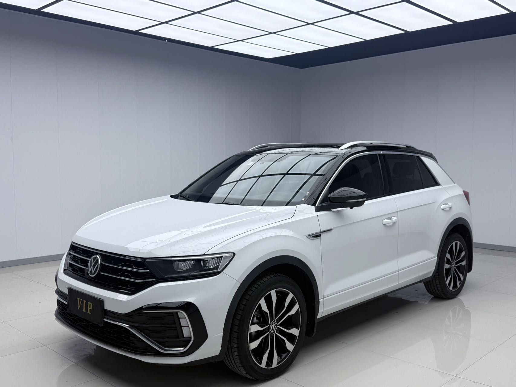 Volkswagen T-Roc  2021 280TSI DSG Двухколесный привод R-Line Pro Smart Connect Edition