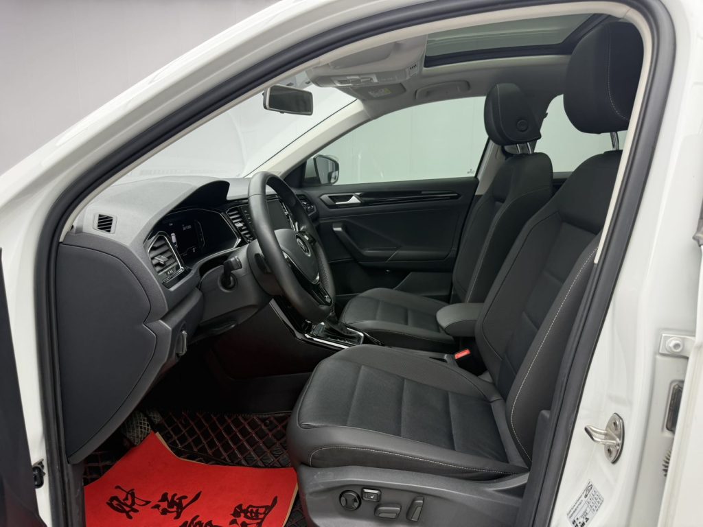 Volkswagen T-Roc 2022 280TSI DSG Двухколесный привод Comfort PLUS - Huishida Trading