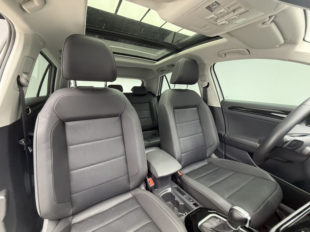 Volkswagen T-Roc 2022 280TSI DSG Двухколесный привод Comfort PLUS - Huishida Trading