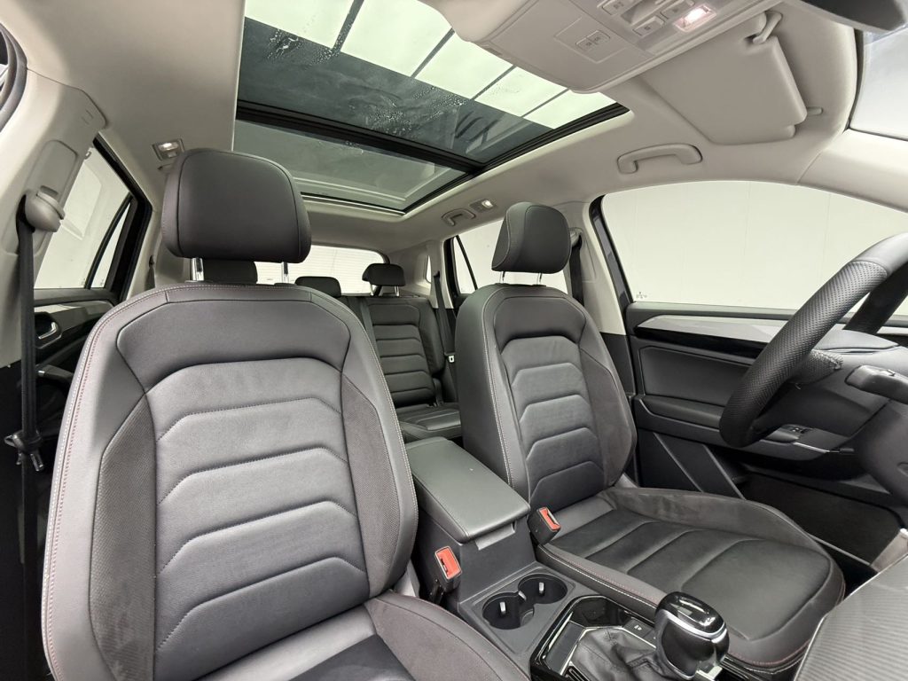 TAYRON 2022 280TSI Двухколесный привод Luxury Smart Connect Edition - Huishida Trading