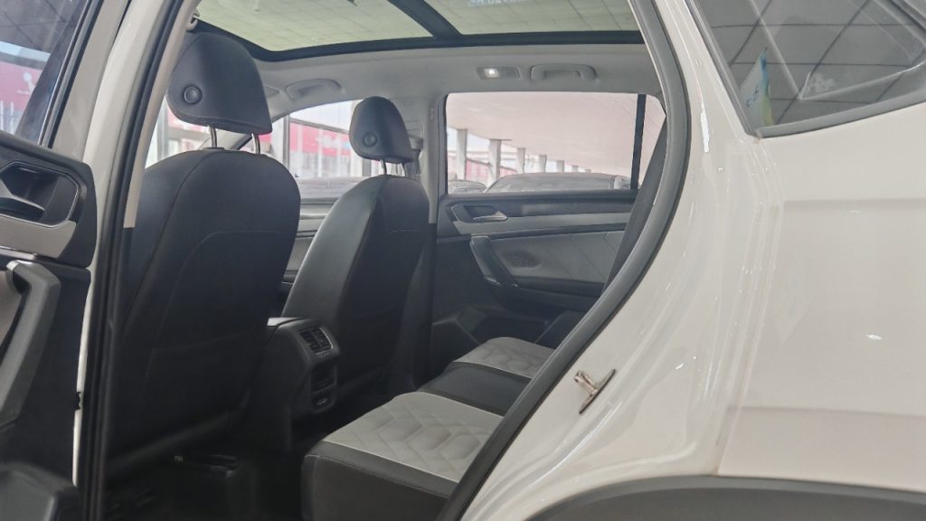 TAYRON 2023 280TSI Передний привод Luxury Plus Advanced Edition - Huishida Trading