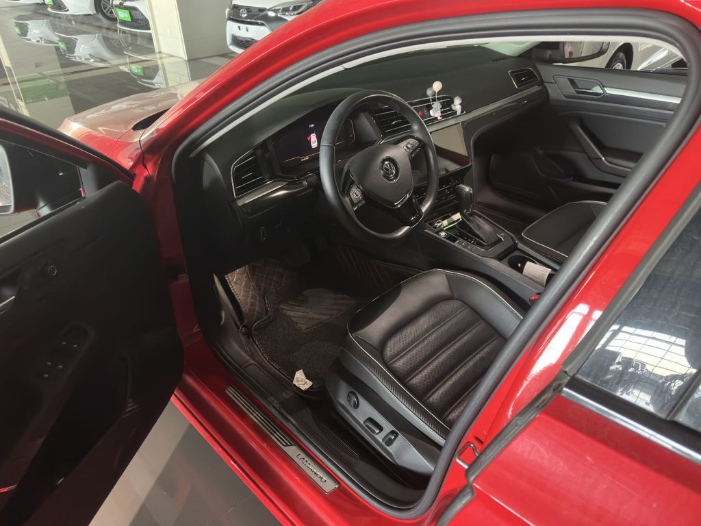 Volkswagen LAMANDO 2021 года 280TSI DSG Luxury Phantom Edition - Huishida Trading