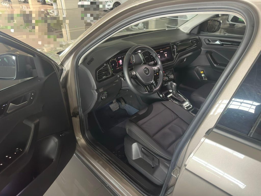 Volkswagen T-ROC 2021 года 1.4TSI 280TSI Comfort Smart Connect Edition Автоматическая коробка передач - Huishida Trading