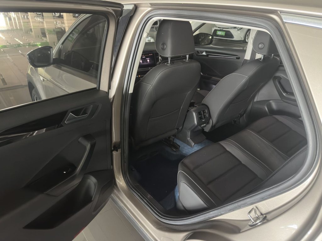 Volkswagen T-ROC 2021 года 1.4TSI 280TSI Comfort Smart Connect Edition Автоматическая коробка передач - Huishida Trading