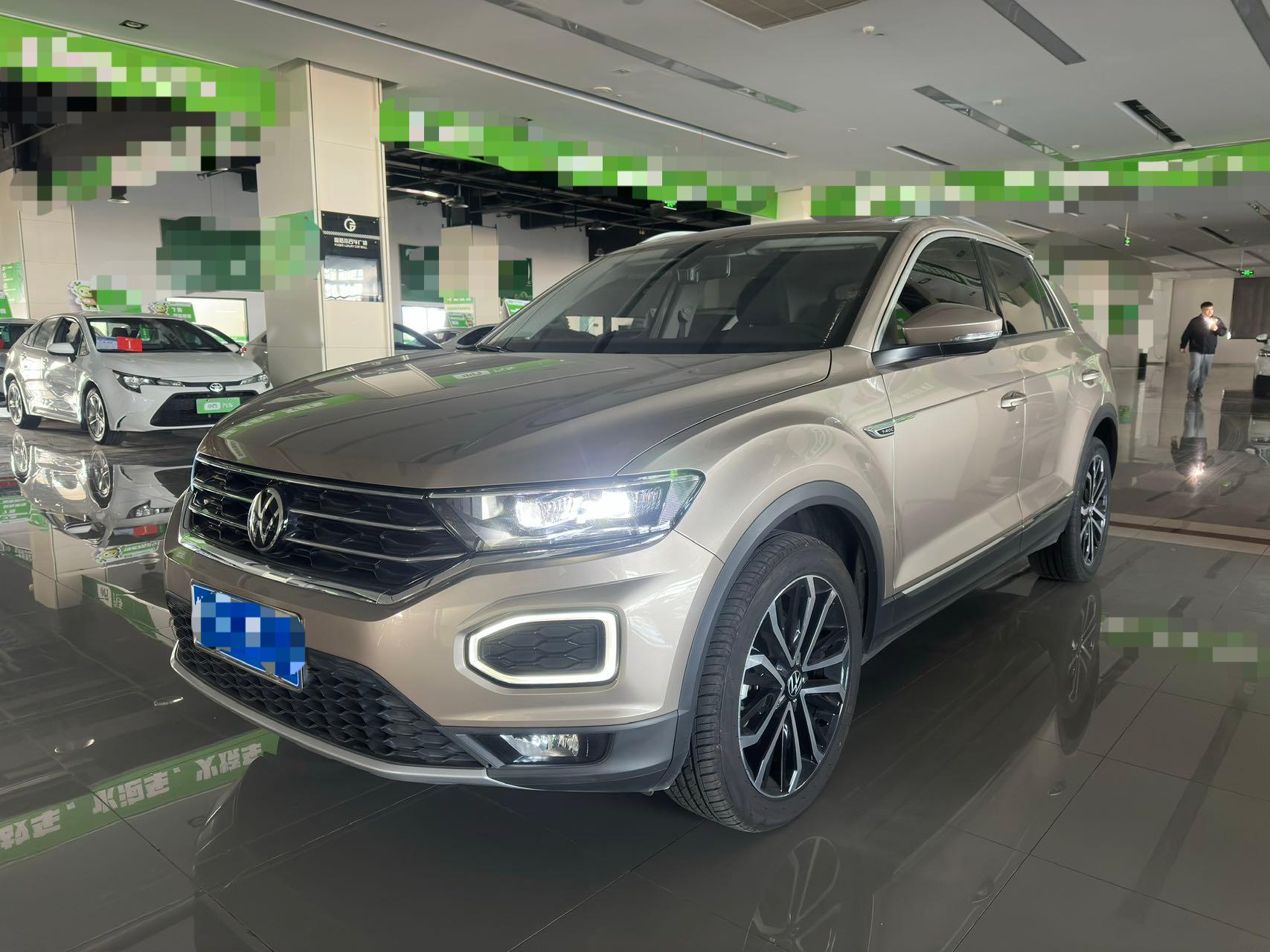 Volkswagen T-ROC 2021 года  1.4TSI 280TSI  Comfort Smart Connect Edition  Автоматическая коробка передач
