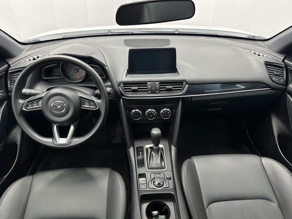 Mazda CX-4 2021 года 2,0 л Автоматическая коробка передач Передний привод Skyactiv Dynamic Edition - Huishida Trading