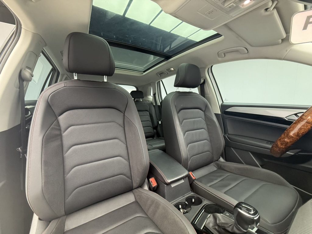 Volkswagen TAYRON 2022 280TSI Двухколесный привод Luxury Smart Connect Edition - Huishida Trading