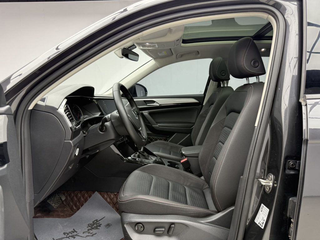 Volkswagen TAYRON 2022 280TSI Двухколесный привод Luxury Smart Connect Edition - Huishida Trading