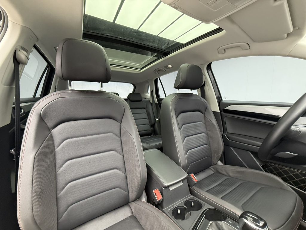 Volkswagen TAYRON 2022 280TSI Двухколесный привод Luxury Smart Connect Edition - Huishida Trading