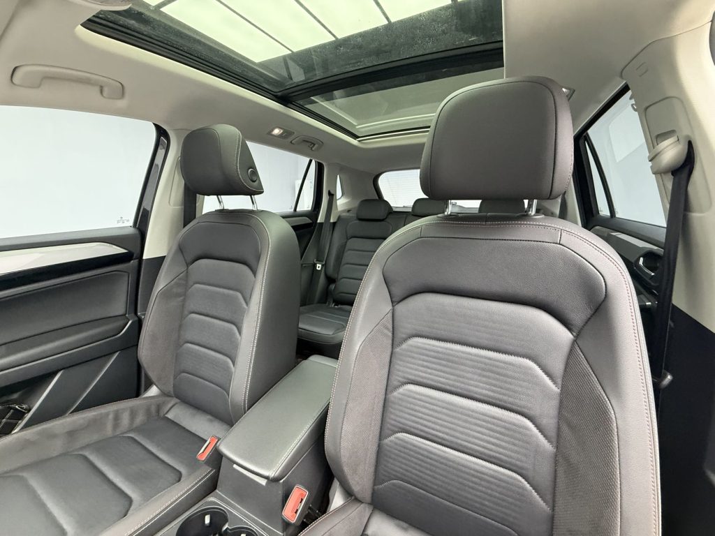 Volkswagen TAYRON 2022 280TSI Двухколесный привод Luxury Smart Connect Edition - Huishida Trading